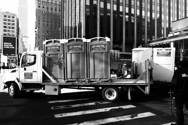 Porta potty delivery and setup in Davis, CA